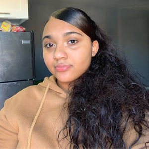 Meet your Posher, Dania